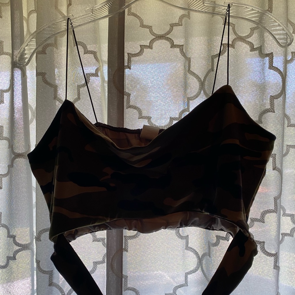 Camouflaged crop top